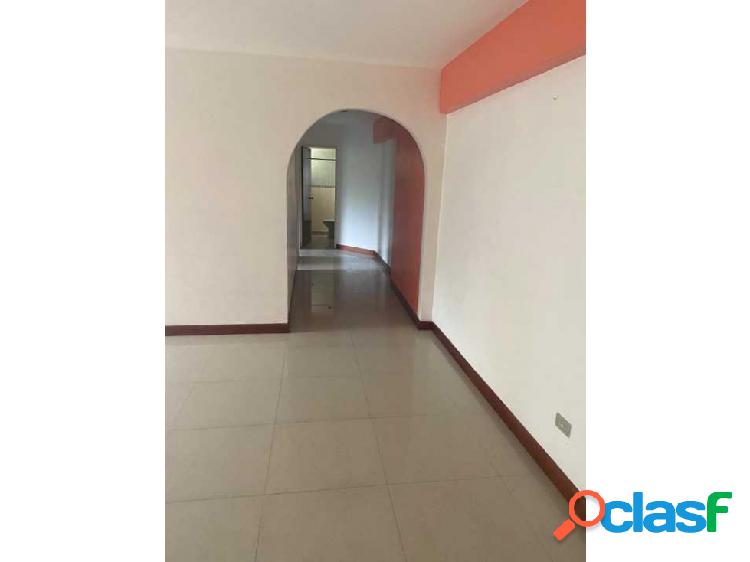 Vendo apartamento 137m2 3h/2b/1p La Urbina 8676