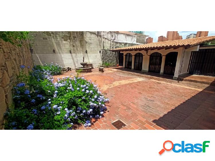 EN VENTA: QUINTA 8H/8B/6P PRADOS DEL ESTE, CALLE SAN ANDRÉS