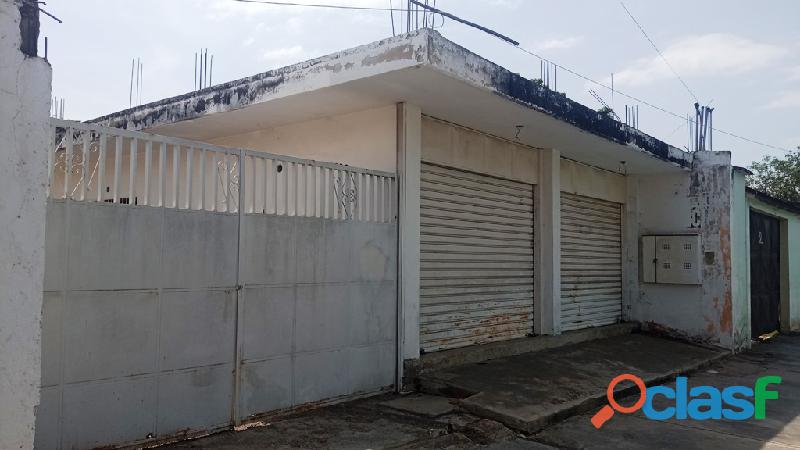 Terreno en venta con 2 locales en Santa Cruz de Aragua. T32