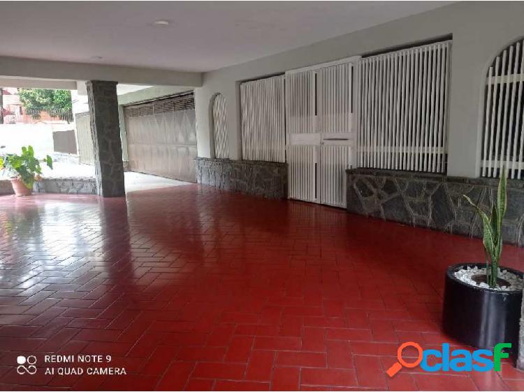 Vendo apartamento 100m2 3h/2b/1p La Trinidad 0776