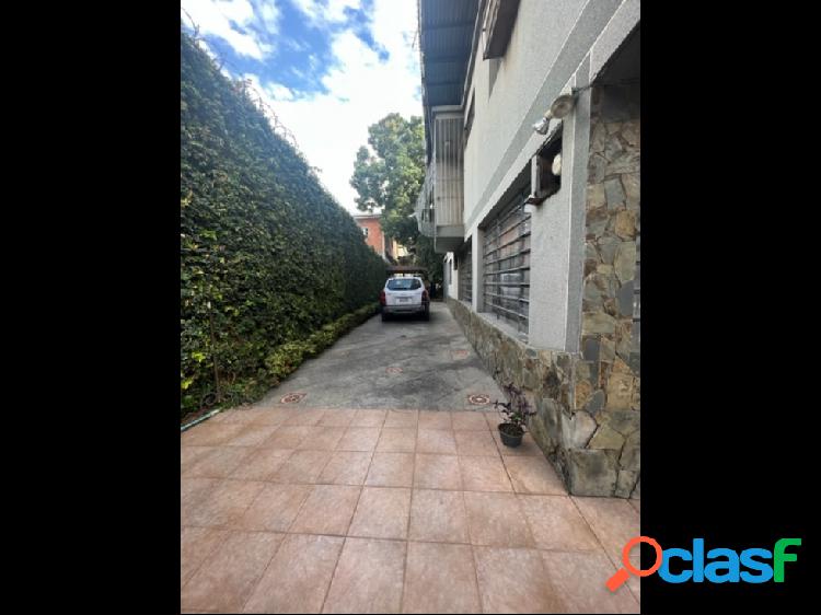 Se vende Casa 373m2. 6H/3B/6P. Guatire.