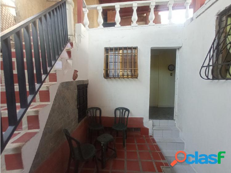 Casa de 4 hab, 3 baños en Catia la Mar