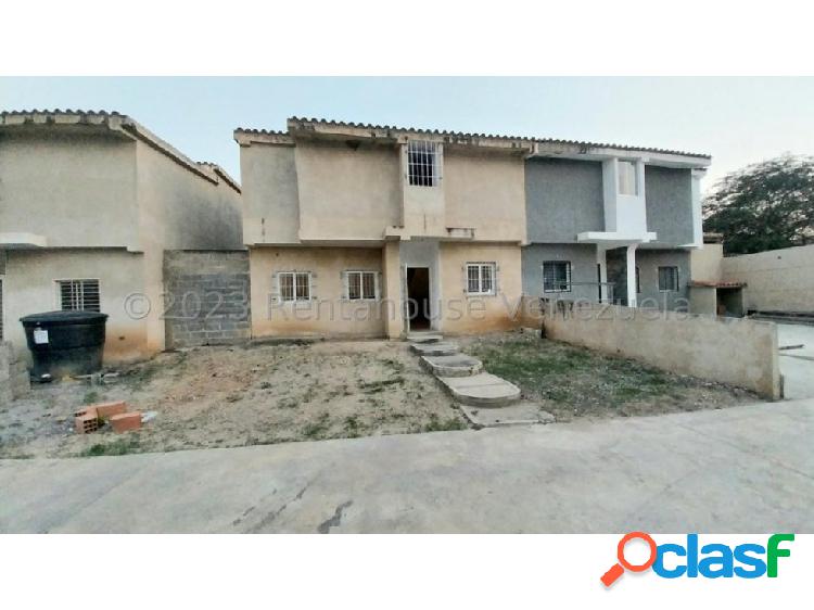 Venta Casa en Cabudare 23-25635 Jose Alvarado 04145257984