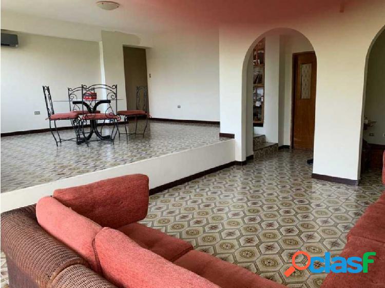 Apartamento en Venta Cumboto Sur conjunto res Siracusa