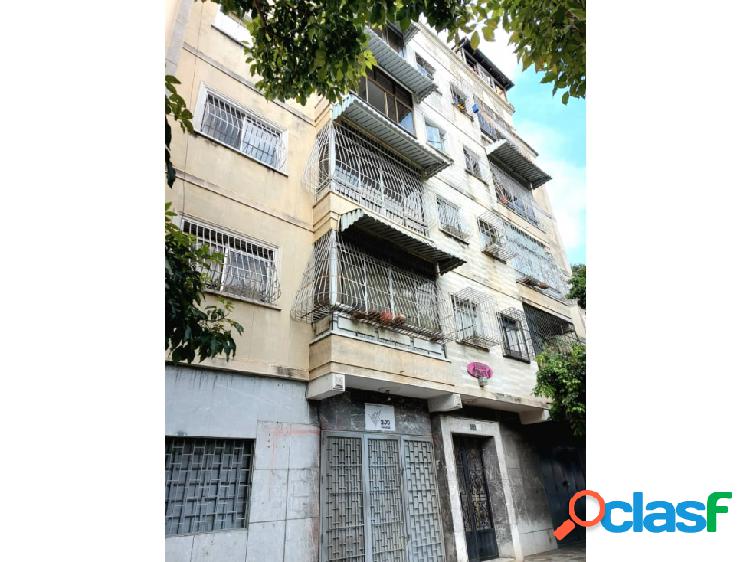 Apartamento en venta en Los chaguaramos 72 mt2/2h/1b