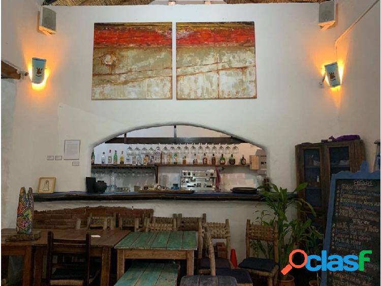 CASA COMERCIAL EN VENTA RESTAURANTE Y FONDO DE COMERCIO