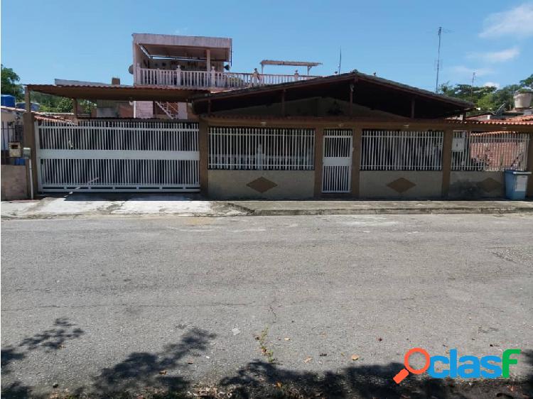 Venta de casa en la urbanización El Ave María, San