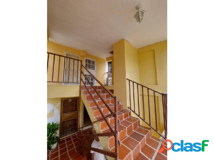 Apartamento en Venta en la Urb los Naranjos, Palo Negro,