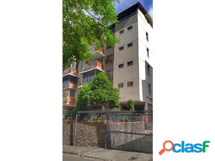 Apartamento en Venta remodelado en Cumbres de Curumo Baruta