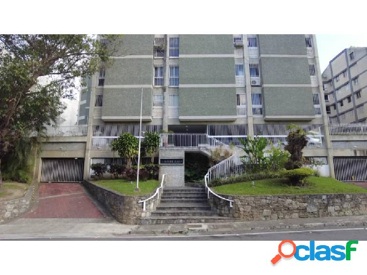 Apartamento en venta de 245m2 en Cumbres de Curumo Baruta