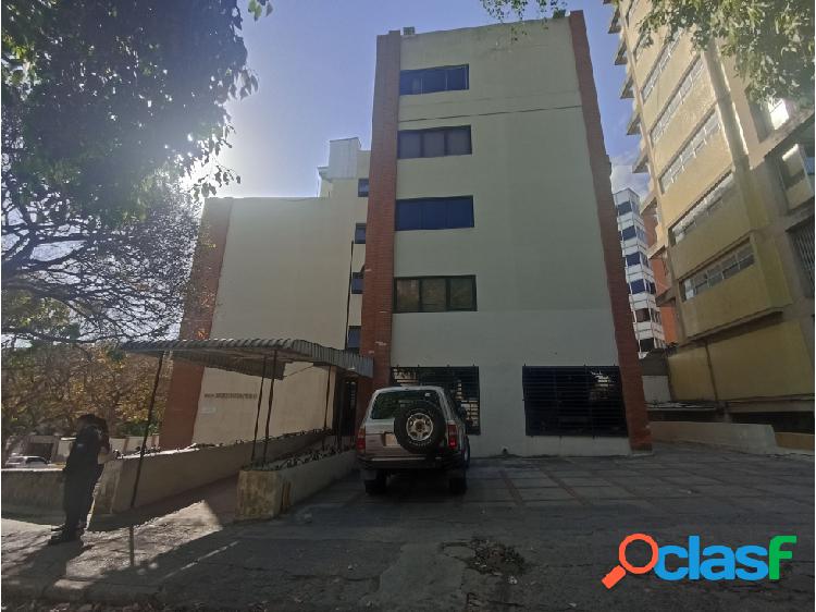 Vendo apto/consultorio 140m2 7h/2b/1p San Bernardino 5033
