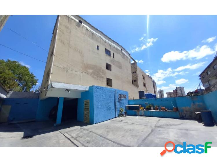 En venta Edificio oficinas/comercial Los Teques 3092mts²