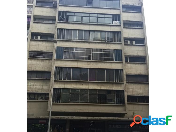 Venta Apto. Av. Urdaneta: 174,47 M2 3H/2B/0PE Ref. 35.000