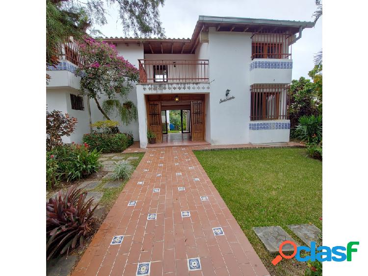 Casa en Venta Prados del este 4H+S/ 5B/ 3P