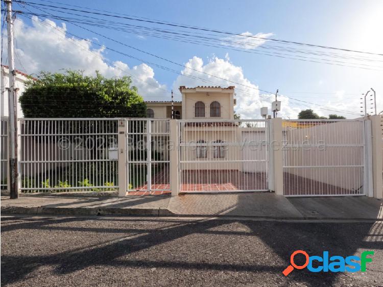 AB"@, COD.FLEX: 23 - 18547, CASA EN VENTA EN EL ESTE DE