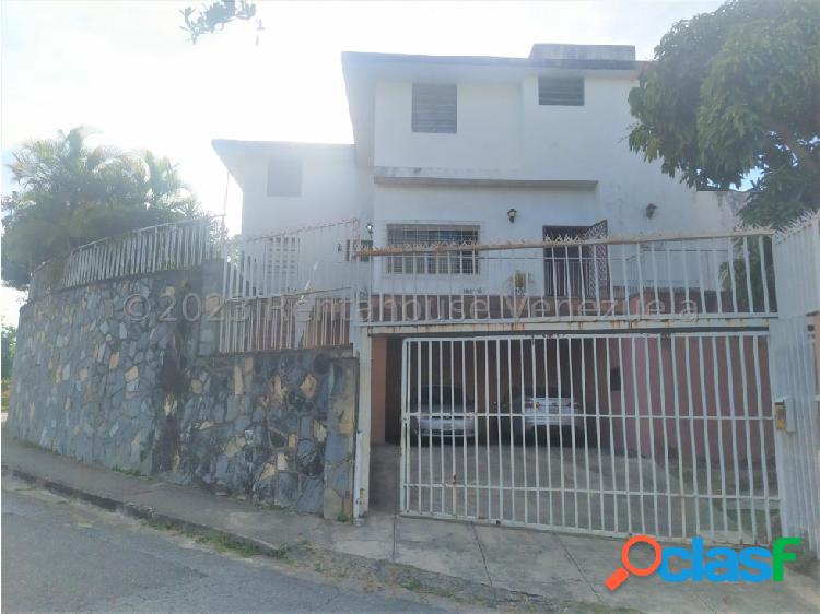 Amplia Casa en venta El Marques