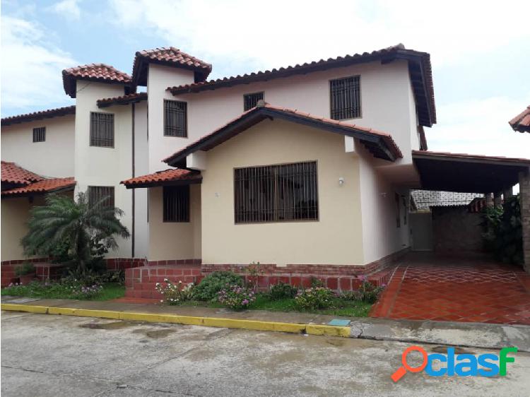 CASA EN CONJUNTO CERRADO EN EL OESTE DE LA CUIDAD CARR 13