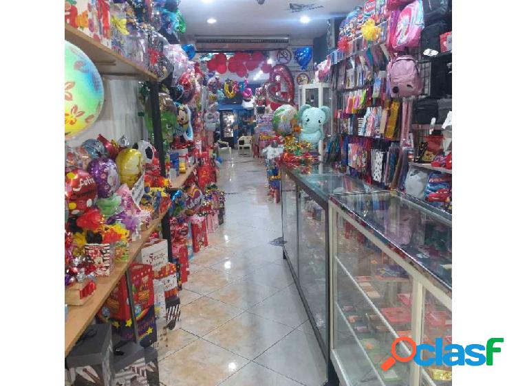 EN VENTA LOCAL COMERCIAL 3 NIVELES IDEAL PARA TIENDA POR