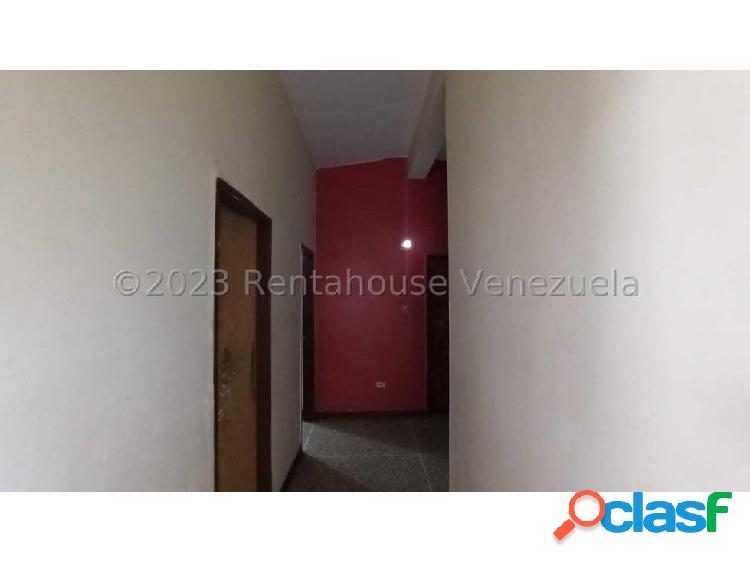 $$ Edel Vargas vende casa para remodelar Barquisimeto