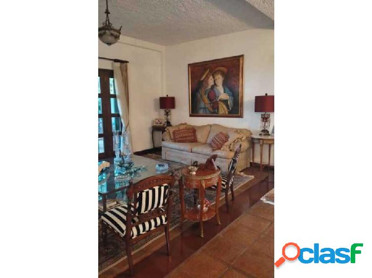 Se vende casa 330m2 5h/5b/4p La Lagunita 3115