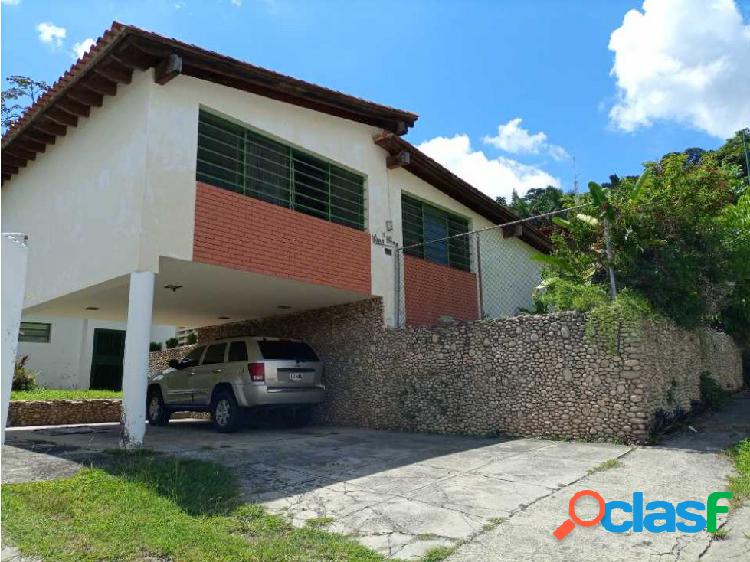 Venta casa 735mts2 6h/4b/6pe Prados del Este 3678