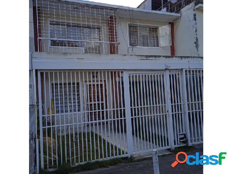 Se vende casa 202m2 5h/3b/3p Horizonte 4448