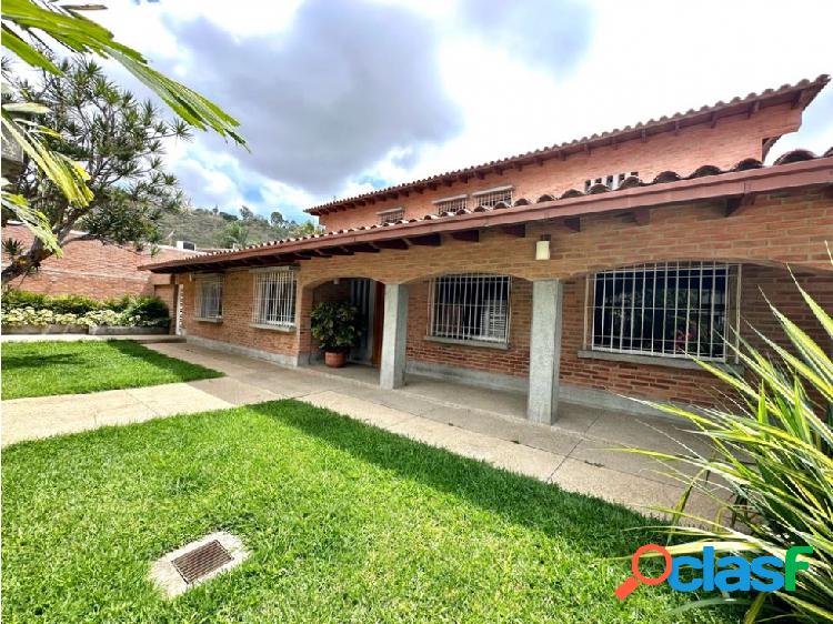 Venta de Hermosa Casa en Prados del Este con Espectacular