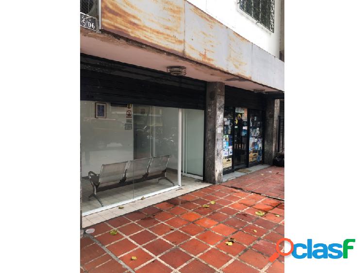 LOCAL COMERCIAL EN ALQUILER EN CHACAO A PIE DE CALLE 28m2