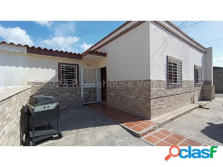 GABRIELA 0424-5245033 CASA EN VENTA URB LA MONTANITA CAB