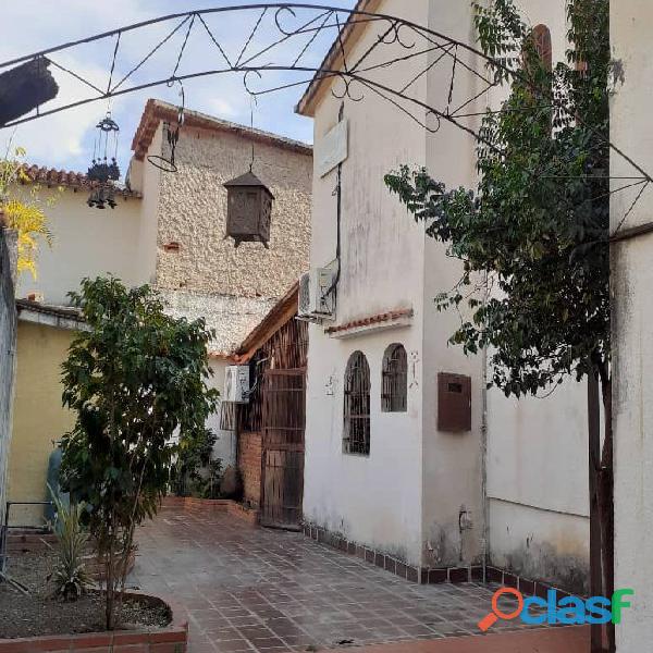 Se Vende Casa En Urbanización El Bosque, Valencia (Inc 232)