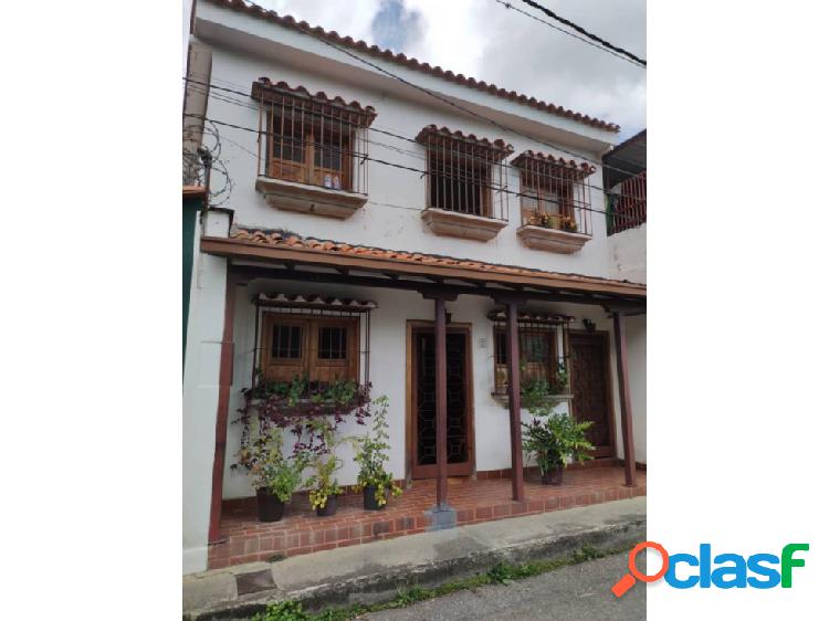 Vendo Casa de 2 Plantas en el Pueblo Del Hatillo