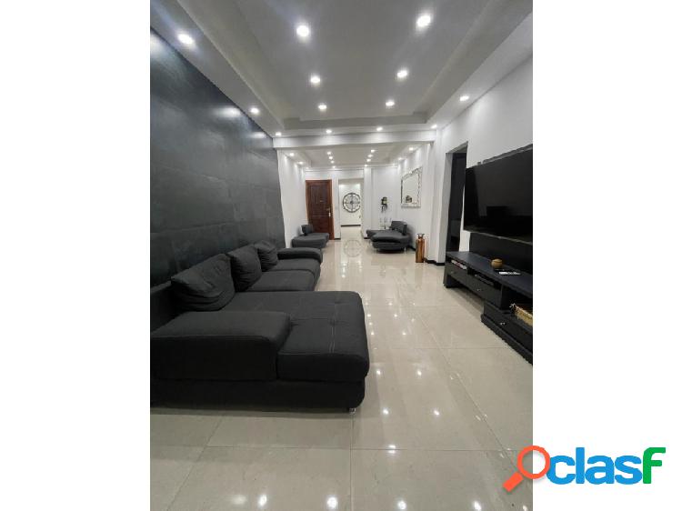 Se Vende Apartamento en los Chaguaramos de 100 mts / 2 hab /