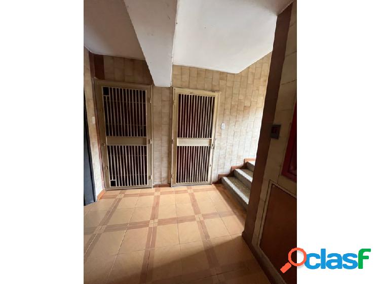 VENTA DE APARTAMENTO EN CENTRO DE GUATIRE