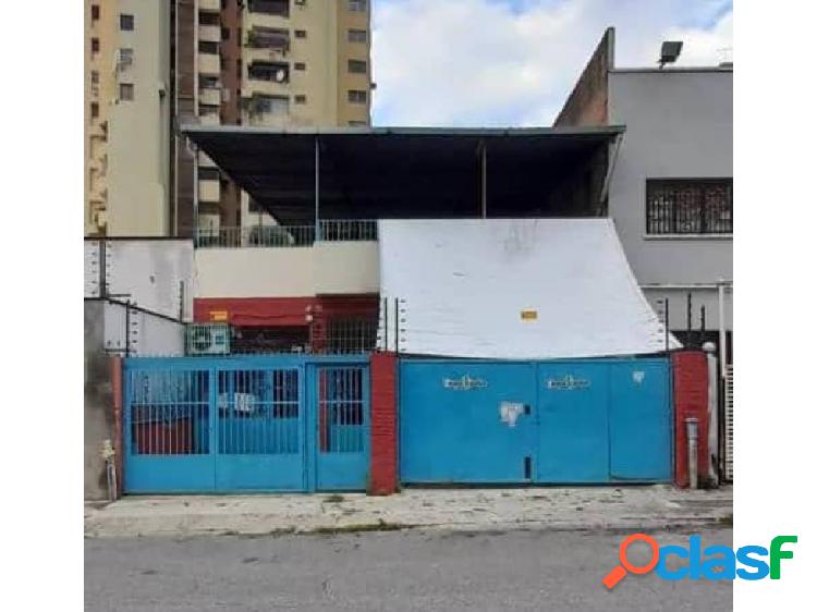 Vendo casa 288m2 3h/5b/1p San Bernardino 7252