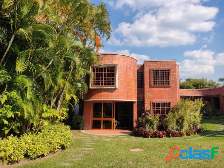 SE OFRECE EN VENTA HERMOSA CASA EN LOMAS DE MIRADOR