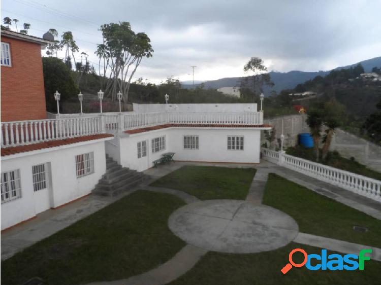 Se vende casa 820m2 5h/3b/4p El Junquito