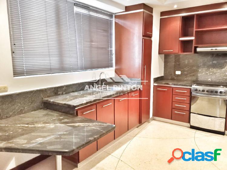 APARTAMENTO VENTA RESIDENCIA OKINAWA AV 5 DE JULIO MARACAIBO