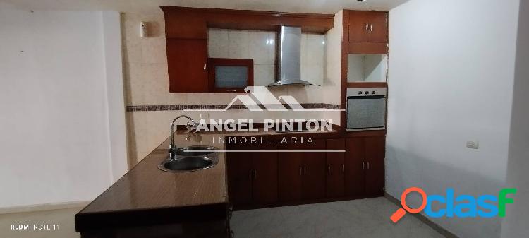 CASA EN VENTA SECTOR CANCANCHA MARACAIBO API 4681