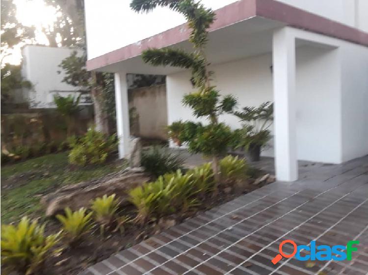 Alquilo anexo 200m2 3h/2b/2p Prado del Este 3207