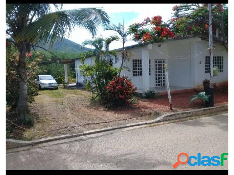 Venta Casa+Terreno 478m2/3h/1b/3PE Santa Ana Isla Margarita