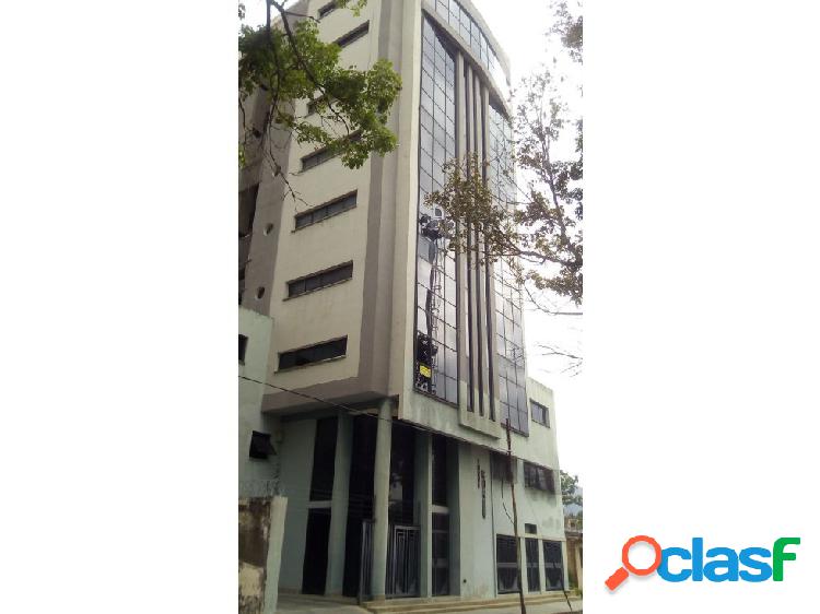 Venta o alquiler Oficina Av Bolívar Valencia Estado