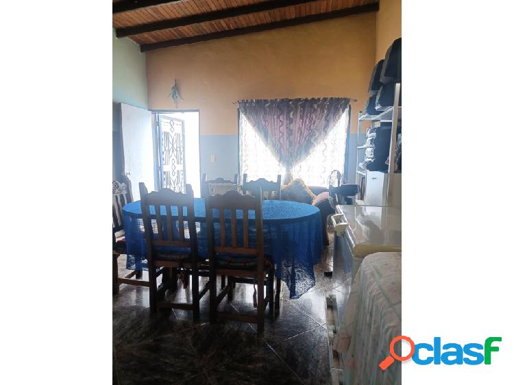 Venta de casa en Villas de Matalinda. Charallave