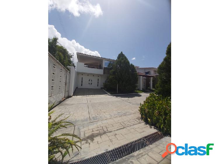 Se Vende Townhouse 280m2 4h/4b/3p Paso Real Charallave 0694