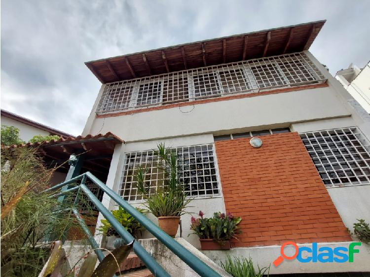 VENDO MUY BUENA CASA SANTA EDUVIGES. 400 MT2 CONSTRUCCION