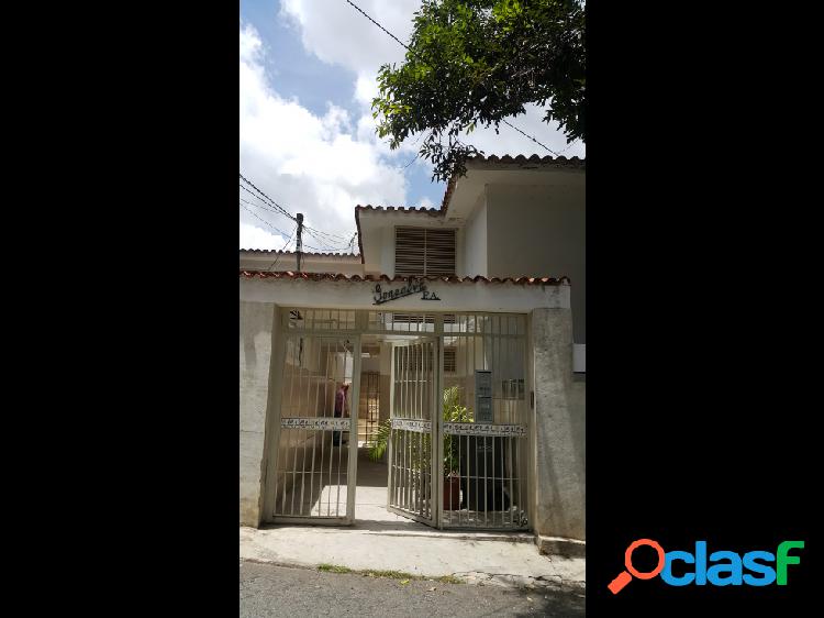 Se alquila casa 67m2 2h/1b/0p Los Palos Grandes