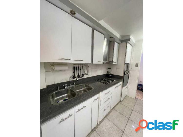 Se vende apartamento 70m2 2h/1b/0p Parque Central 0543