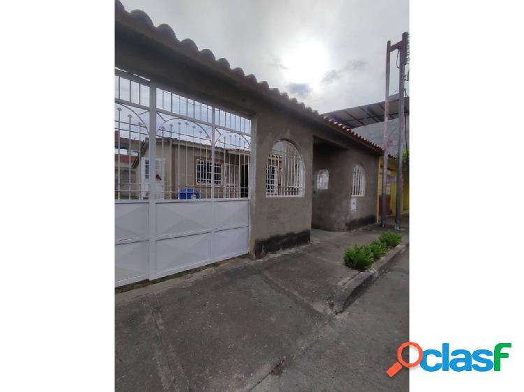 Se Vende Casa 190m² 3h / 2b / 3p Colinas de Santa Bárbara
