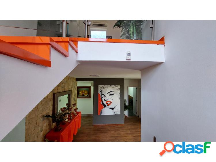 VENDO BELLA CASA C DE TAMANACO. 400 MT2 3HAB+S/5B+S/4 P.