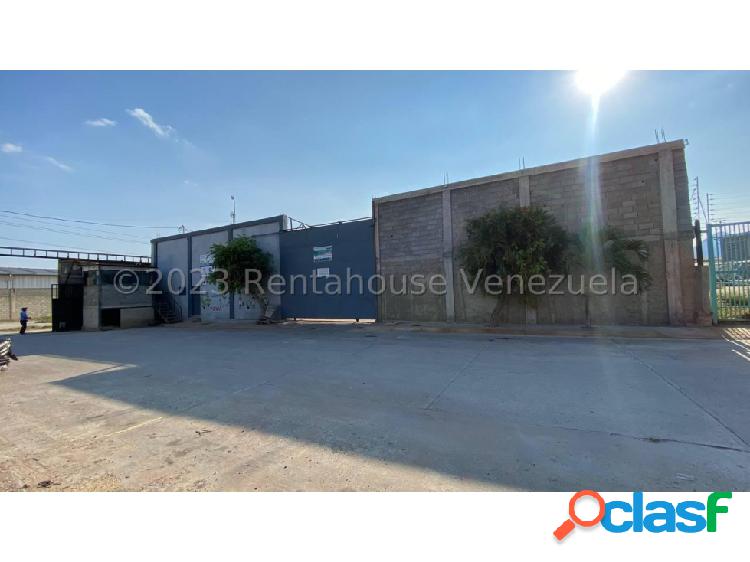 $ Maria Reyes Vende Galpon Industrial