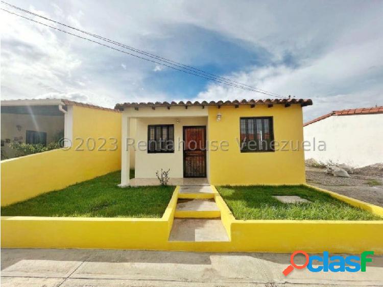 $MARÍA REYES VENDE ENCANTADORA CASA VÍA AL CLUB DE GOLF